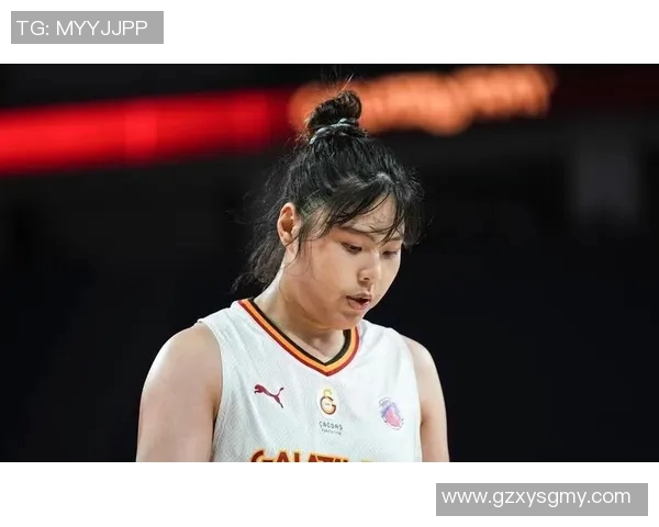 李月汝强势压制格里娜梦幻脚步引领全场瞩目 李月汝强势压制格里娜梦幻脚步引领全场瞩目